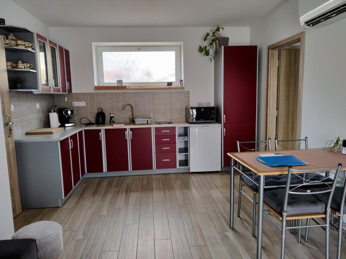 Apartman Pod Lipou - Samostatny Objekt Jaroměř 외부 사진