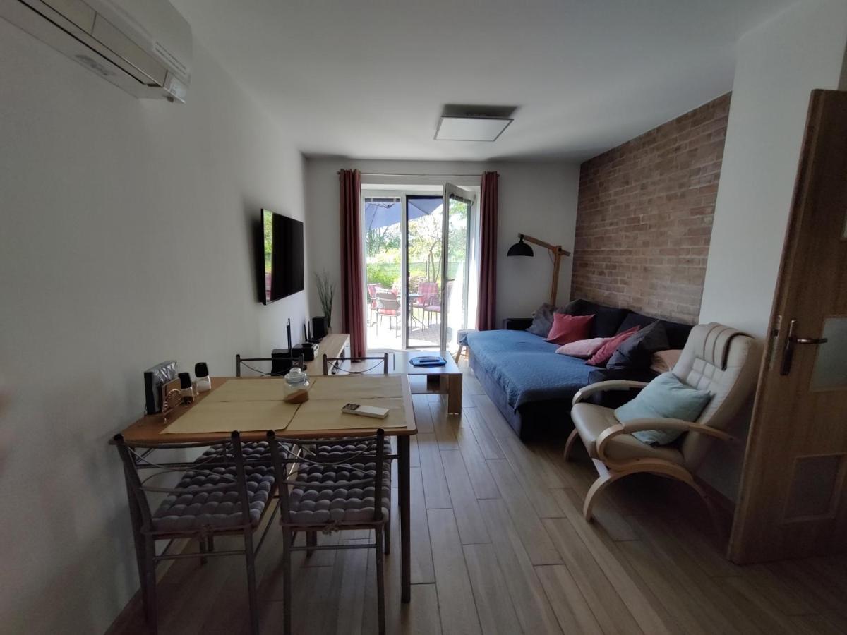 Apartman Pod Lipou - Samostatny Objekt Jaroměř 외부 사진