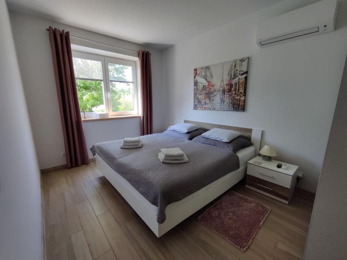 Apartman Pod Lipou - Samostatny Objekt Jaroměř 외부 사진