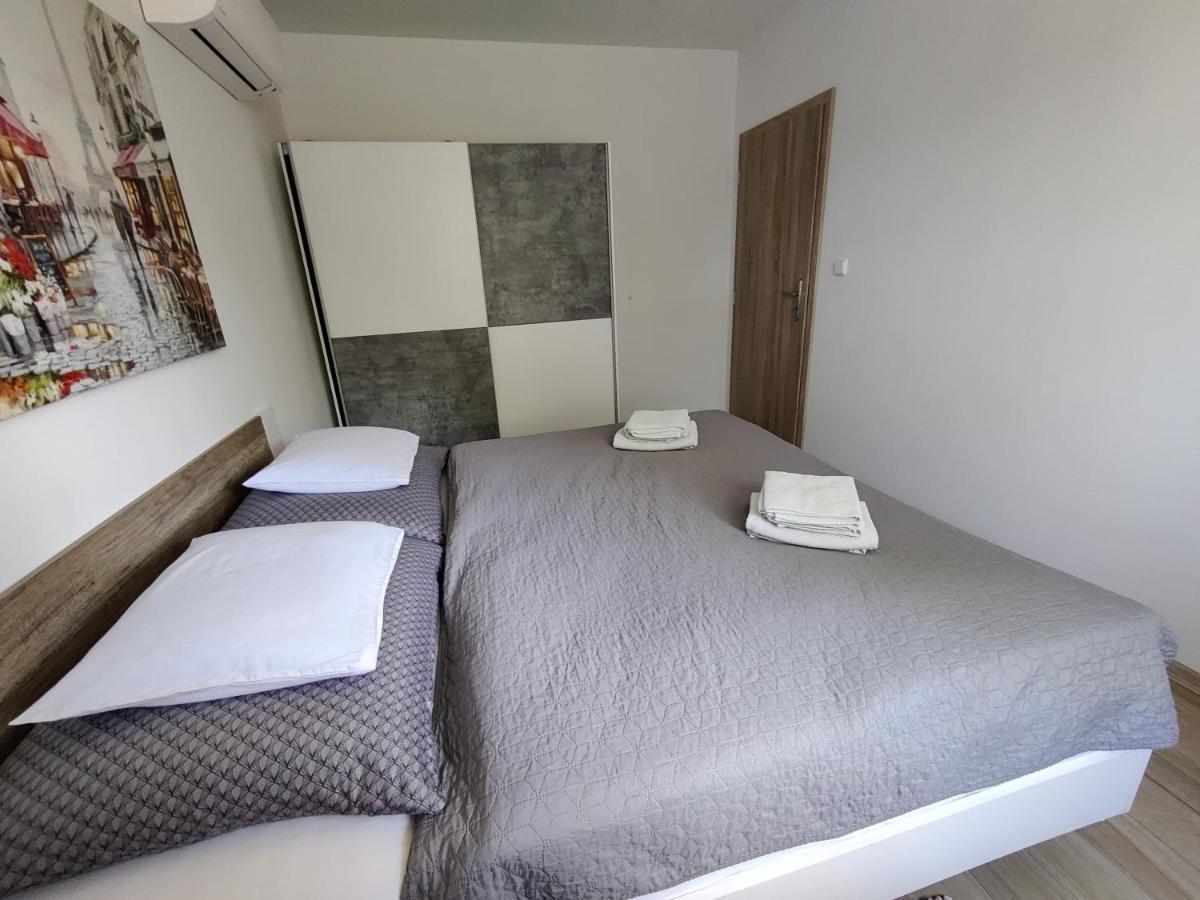 Apartman Pod Lipou - Samostatny Objekt Jaroměř 외부 사진